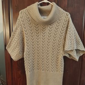 Short sleeve sweater